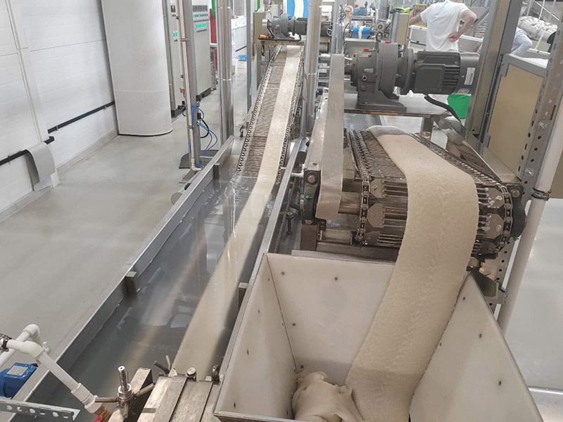 خط إنتاج بسكويت الأرز المقلي